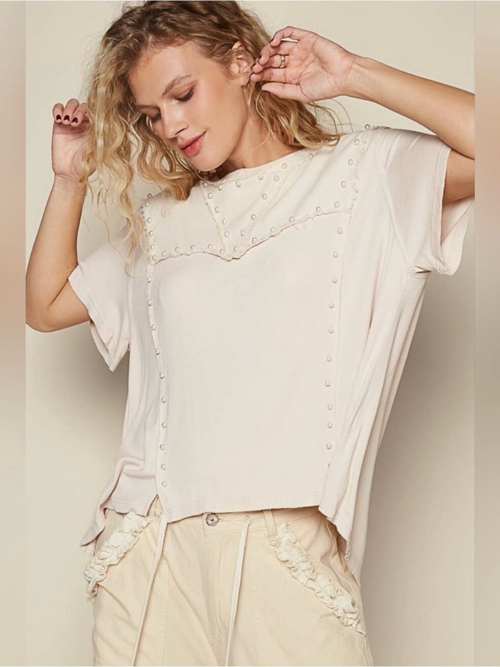 POL Pearl-Trim Short Sleeve Top in Cream